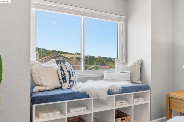 2137 Pheasant Dr, Hercules, CA 94547
