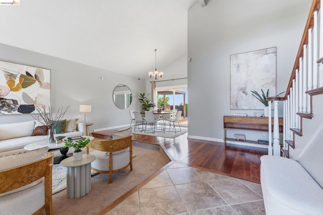 2137 Pheasant Dr, Hercules, CA 94547