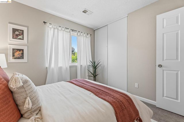 2137 Pheasant Dr, Hercules, CA 94547