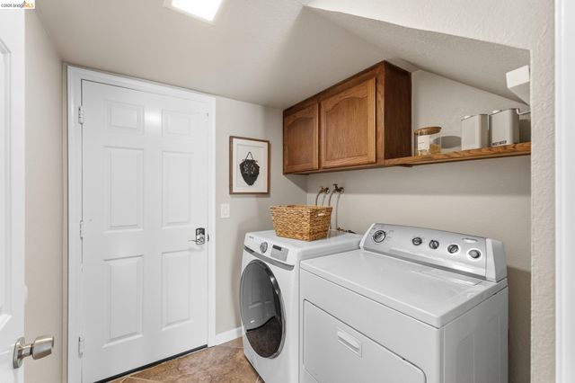 2137 Pheasant Dr, Hercules, CA 94547