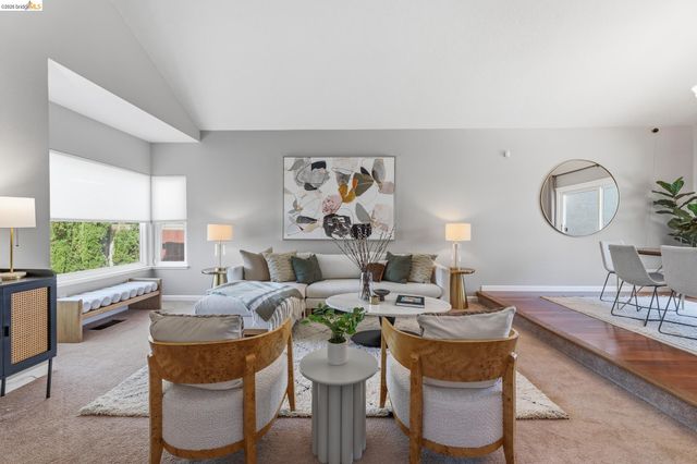 2137 Pheasant Dr, Hercules, CA 94547