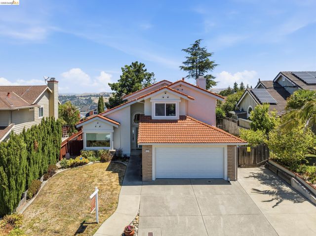 2137 Pheasant Dr, Hercules, CA 94547
