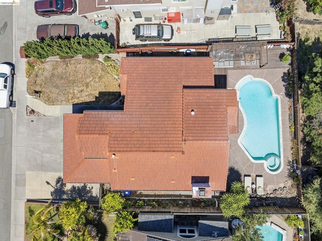 2137 Pheasant Dr, Hercules, CA 94547