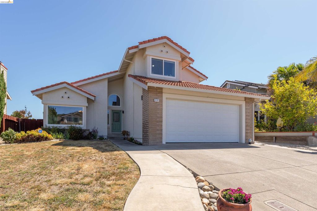 2137 Pheasant Dr, Hercules, CA 94547