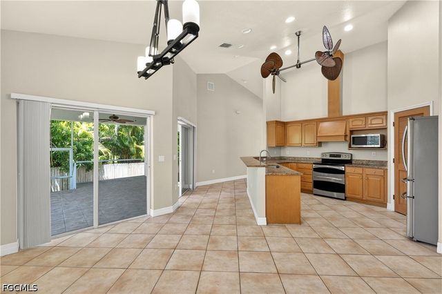 7930 Sandel Wood CIR W, Fort Myers, FL 33908