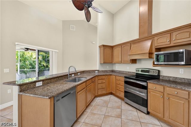 7930 Sandel Wood CIR W, Fort Myers, FL 33908