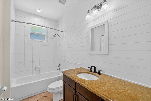7930 Sandel Wood CIR W, Fort Myers, FL 33908