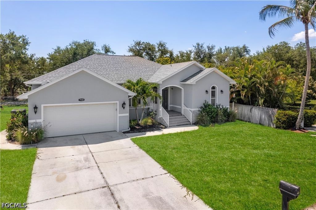 7930 Sandel Wood CIR W, Fort Myers, FL 33908