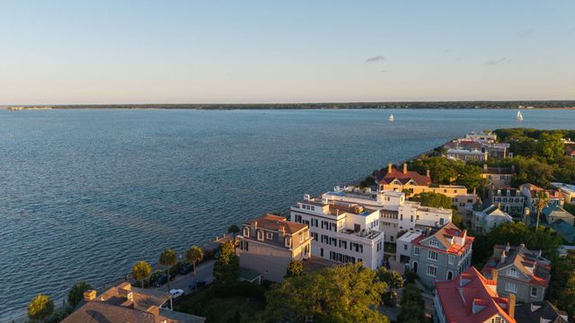 2 Water Street, Charleston, SC 29401