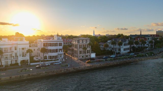 2 Water Street, Charleston, SC 29401