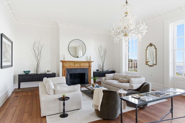 2 Water Street, Charleston, SC 29401