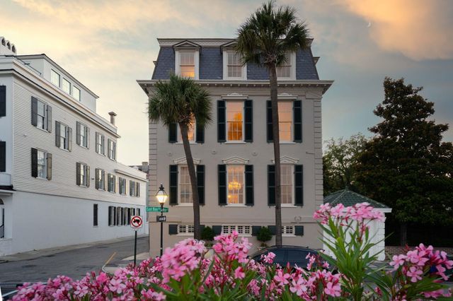 2 Water Street, Charleston, SC 29401