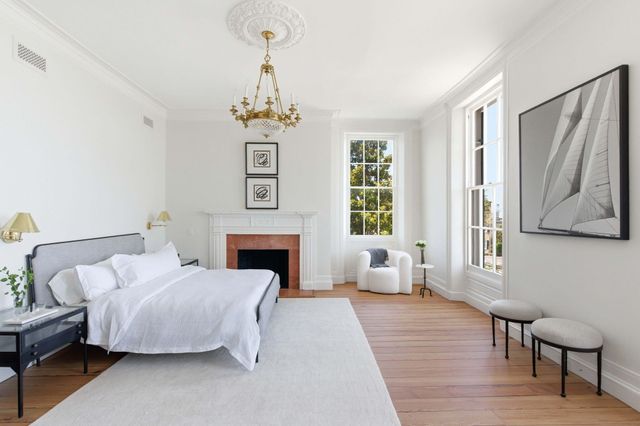 2 Water Street, Charleston, SC 29401