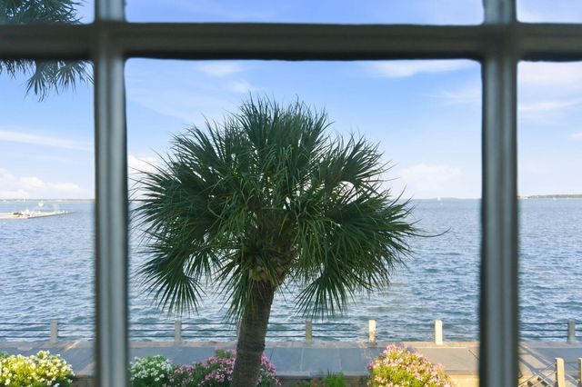 2 Water Street, Charleston, SC 29401