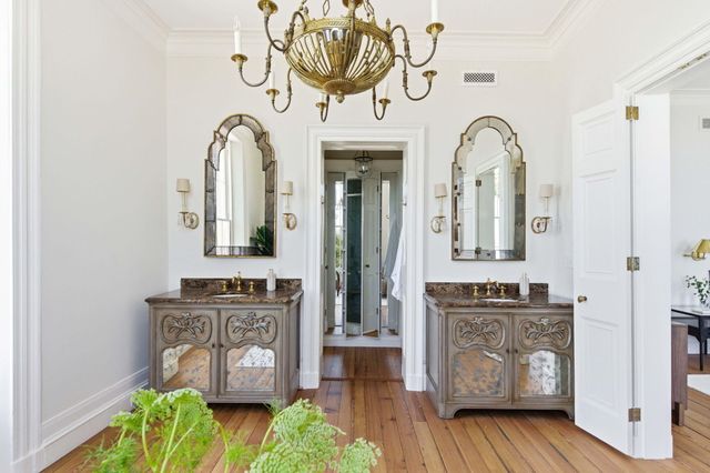 2 Water Street, Charleston, SC 29401