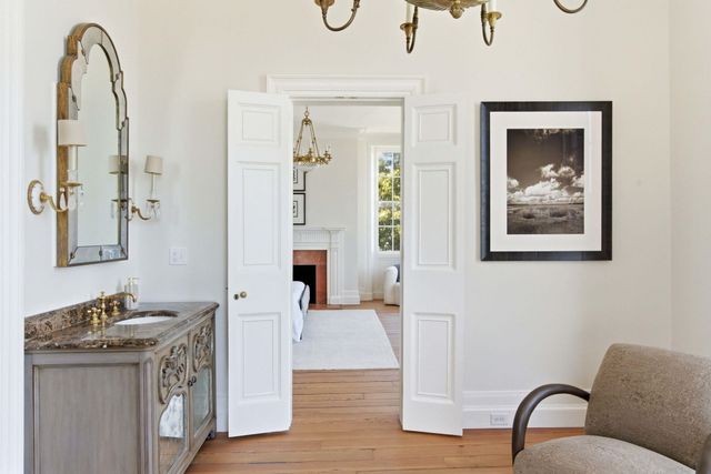 2 Water Street, Charleston, SC 29401