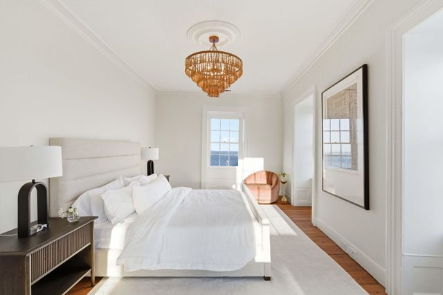 2 Water Street, Charleston, SC 29401