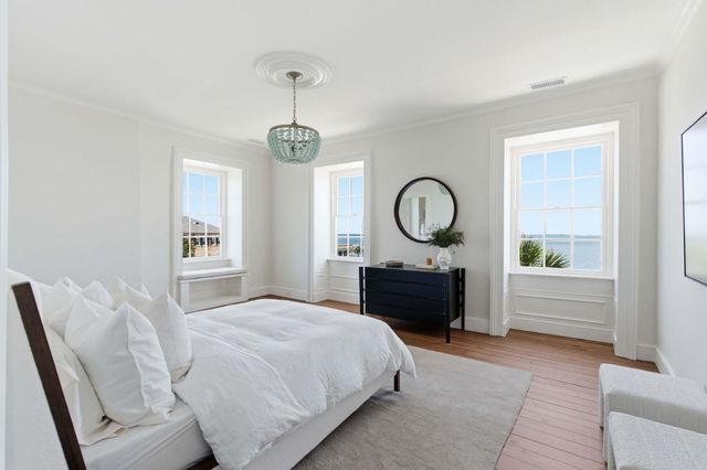 2 Water Street, Charleston, SC 29401