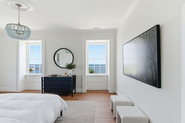 2 Water Street, Charleston, SC 29401