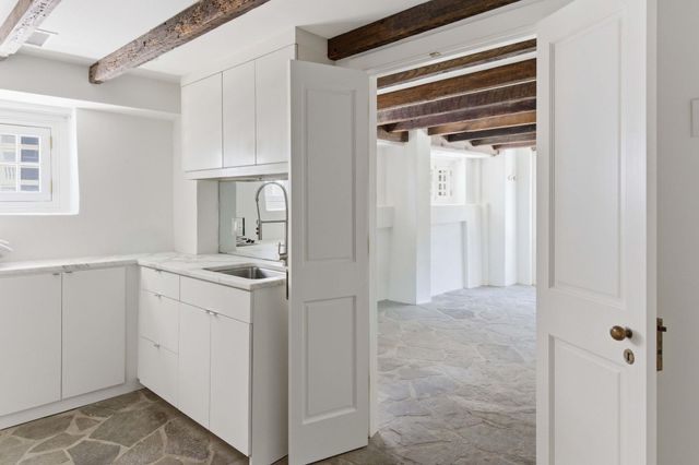 2 Water Street, Charleston, SC 29401