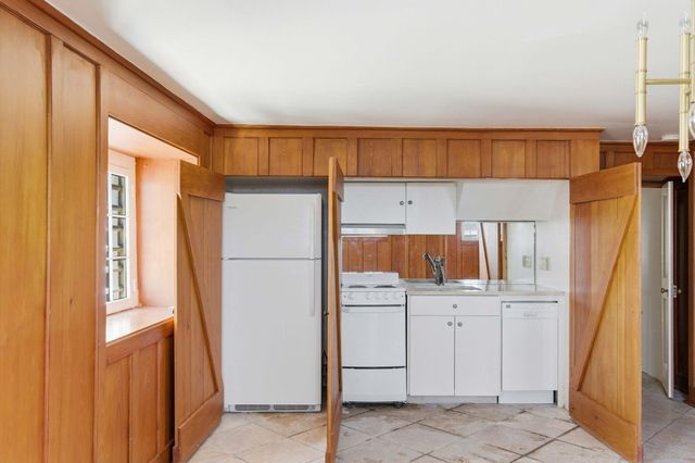 2 Water Street, Charleston, SC 29401
