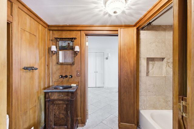 2 Water Street, Charleston, SC 29401
