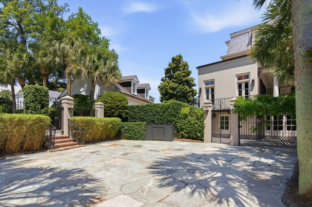 2 Water Street, Charleston, SC 29401