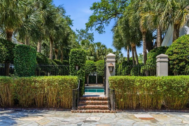 2 Water Street, Charleston, SC 29401