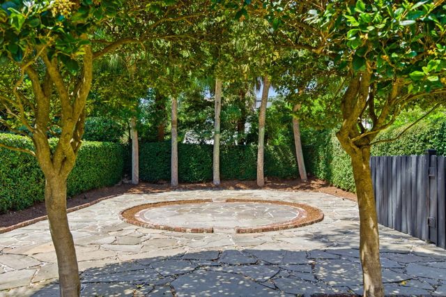 2 Water Street, Charleston, SC 29401