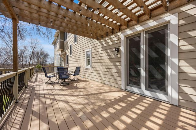 2020 Edgewood Court, Chanhassen, MN 55317