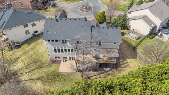 2020 Edgewood Court, Chanhassen, MN 55317