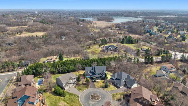 2020 Edgewood Court, Chanhassen, MN 55317