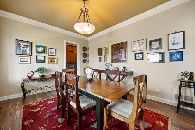 2020 Edgewood Court, Chanhassen, MN 55317