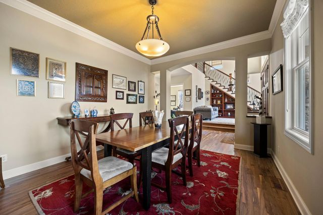 2020 Edgewood Court, Chanhassen, MN 55317
