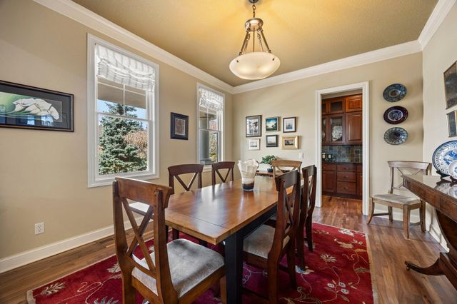 2020 Edgewood Court, Chanhassen, MN 55317