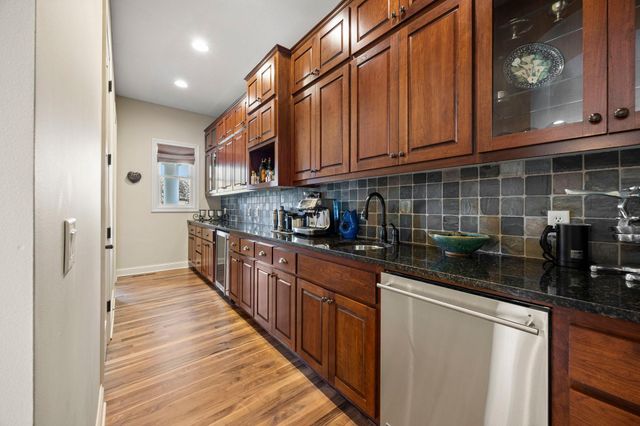2020 Edgewood Court, Chanhassen, MN 55317