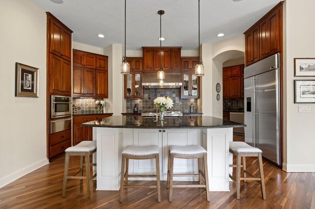 2020 Edgewood Court, Chanhassen, MN 55317