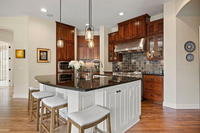 2020 Edgewood Court, Chanhassen, MN 55317