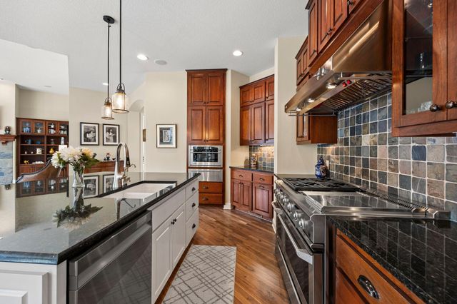 2020 Edgewood Court, Chanhassen, MN 55317
