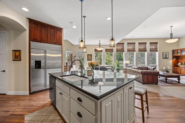 2020 Edgewood Court, Chanhassen, MN 55317
