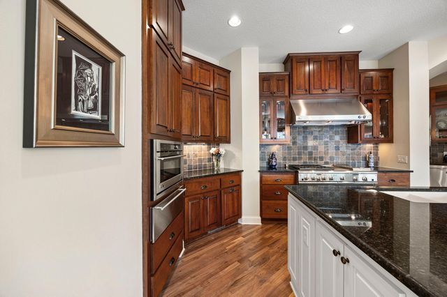 2020 Edgewood Court, Chanhassen, MN 55317