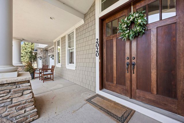 2020 Edgewood Court, Chanhassen, MN 55317