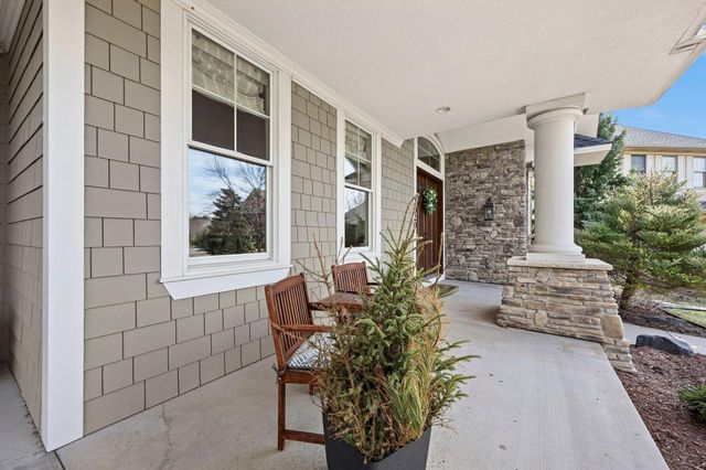 2020 Edgewood Court, Chanhassen, MN 55317