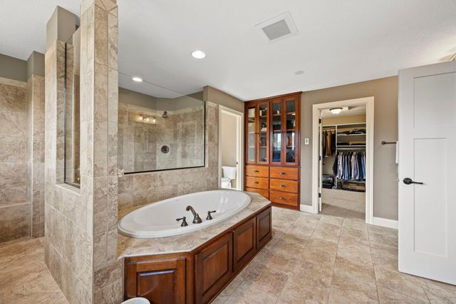 2020 Edgewood Court, Chanhassen, MN 55317
