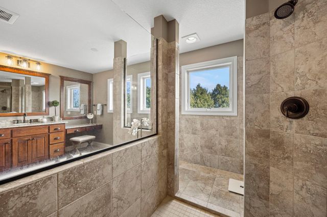 2020 Edgewood Court, Chanhassen, MN 55317