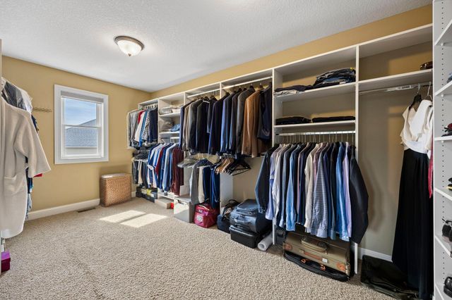 2020 Edgewood Court, Chanhassen, MN 55317