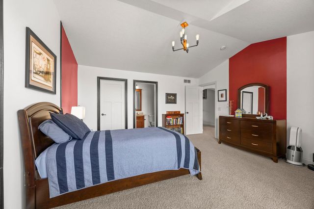 2020 Edgewood Court, Chanhassen, MN 55317