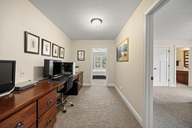 2020 Edgewood Court, Chanhassen, MN 55317