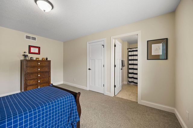 2020 Edgewood Court, Chanhassen, MN 55317