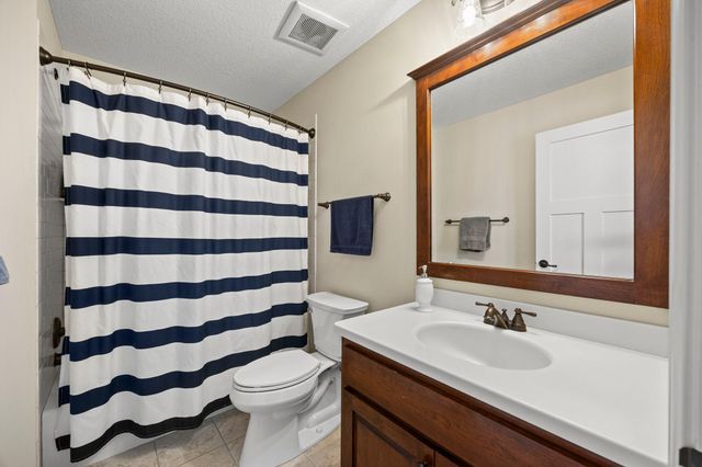 2020 Edgewood Court, Chanhassen, MN 55317